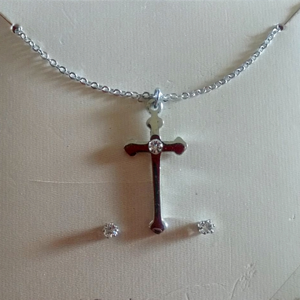 Necklace & Crystal Earrings Set